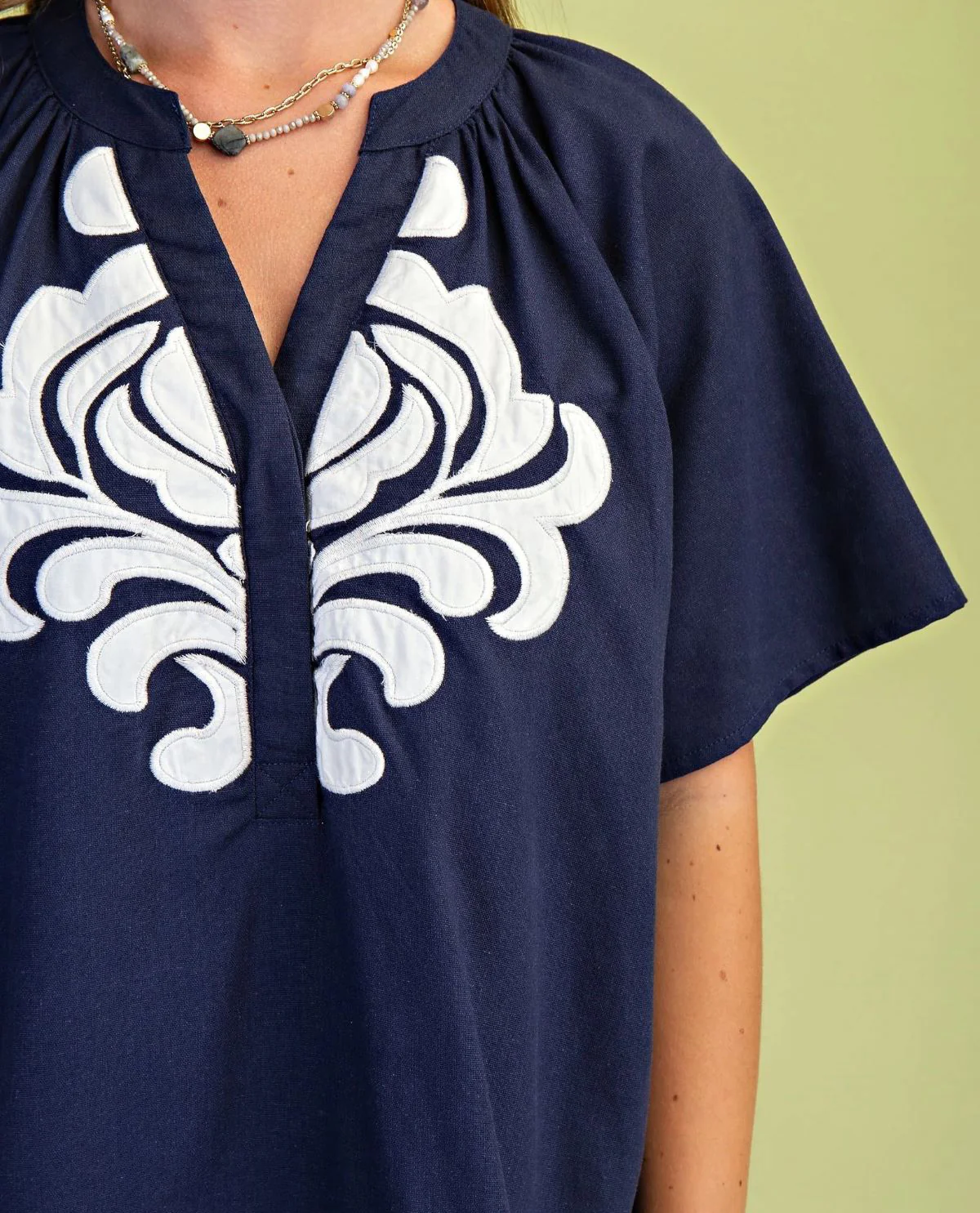 Gigio Linen Dress with Embroidery - Image 2