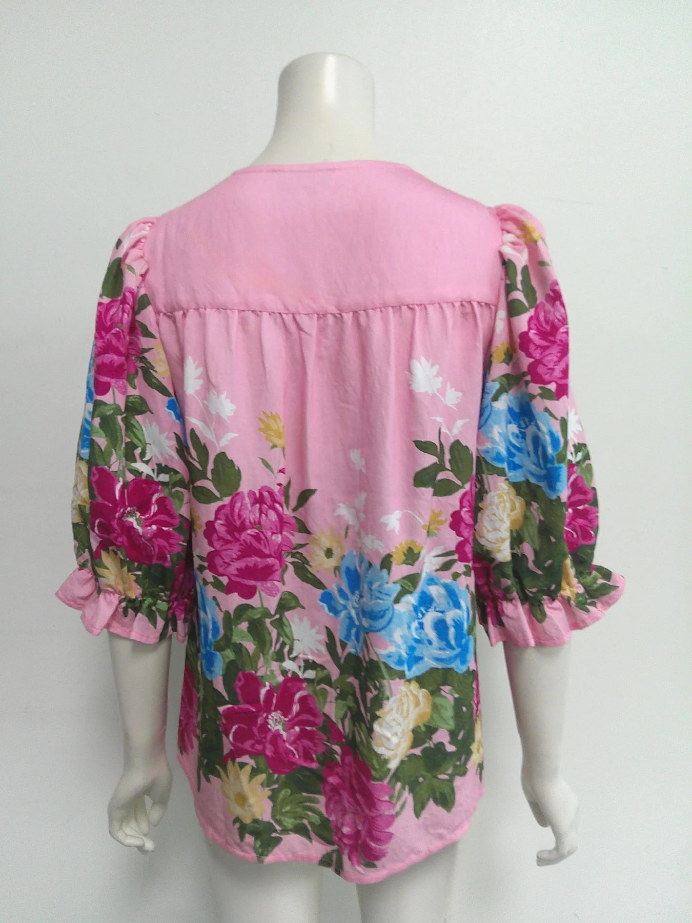 She and Sky Print V Neck Top with Multi Contrast - Image 2