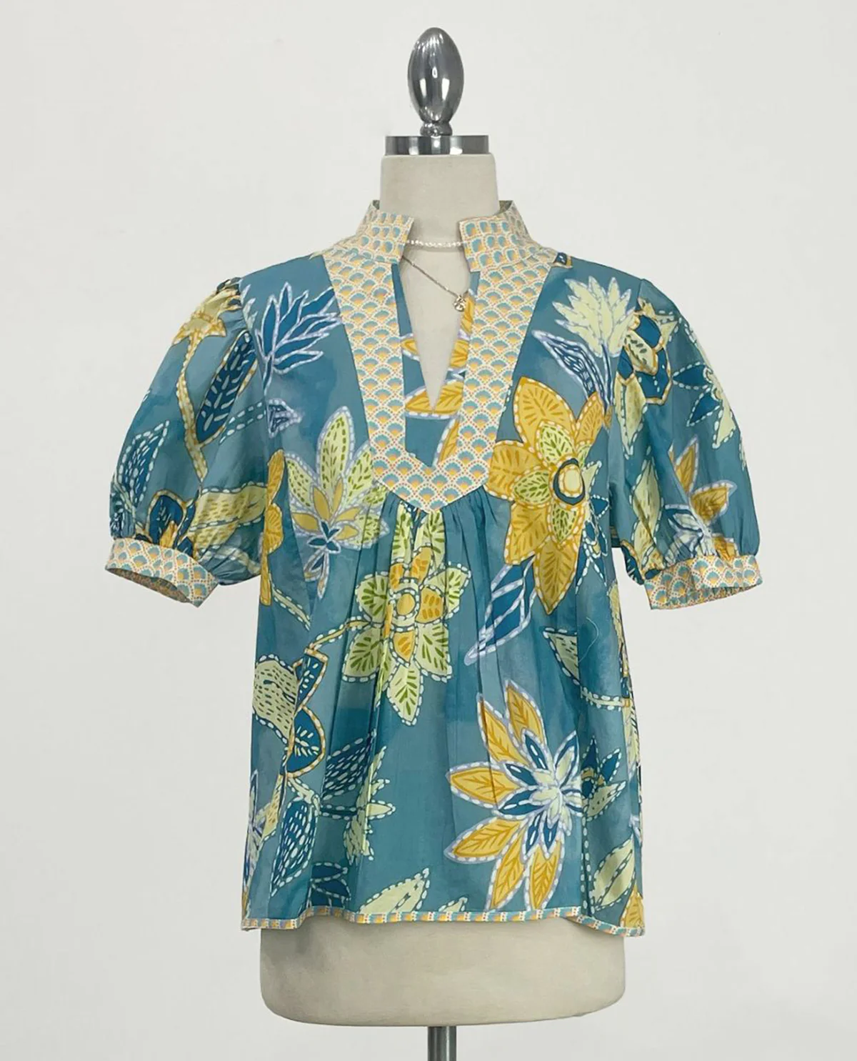 Mixed Abstract Print V-neck Top - Image 3