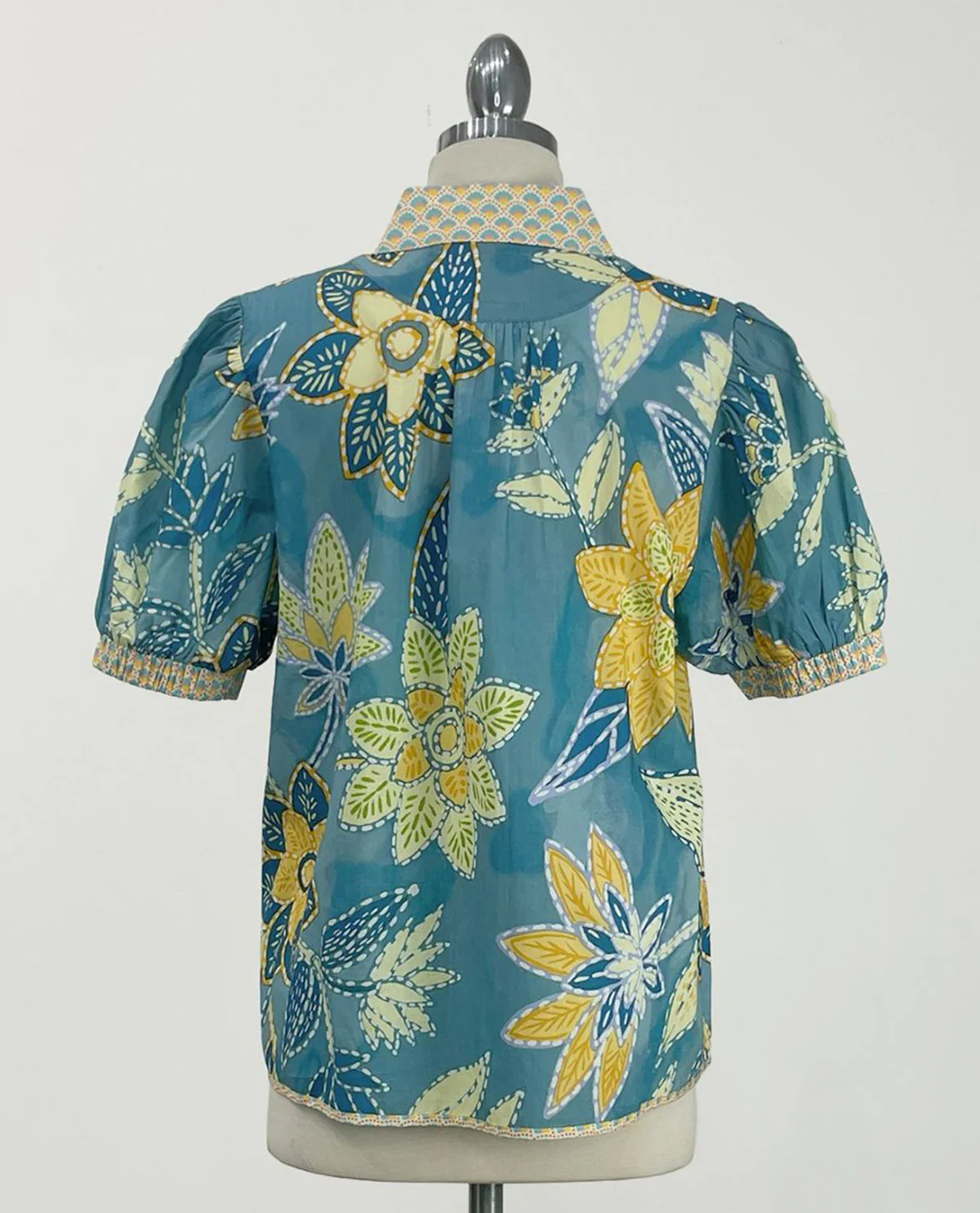 Mixed Abstract Print V-neck Top - Image 4