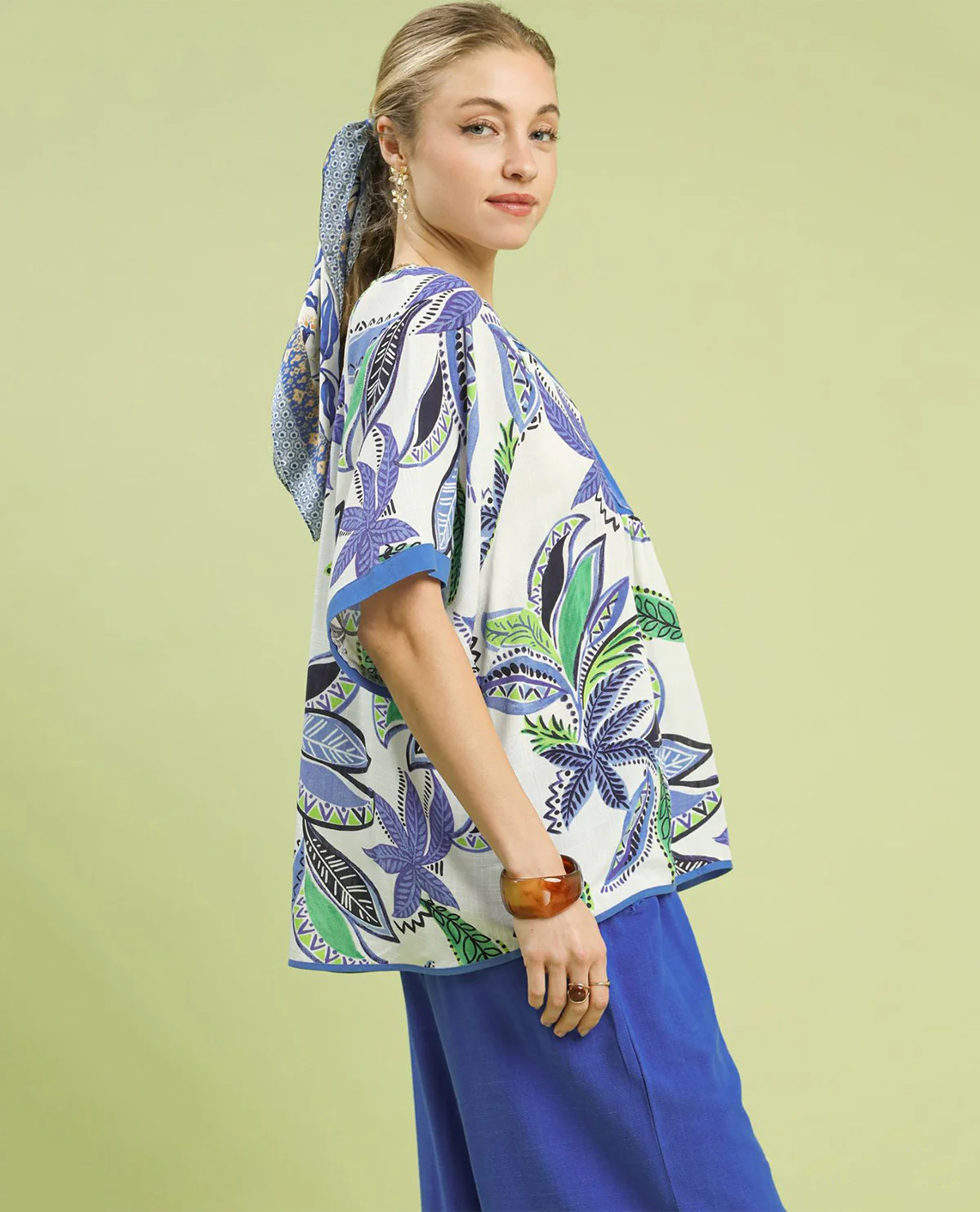 Umgee Print Top with Split V-neck and Short Relaxed Sleeves - Image 2