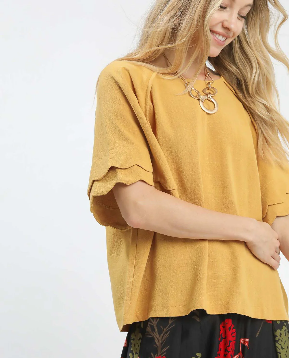 Linen Scallop Solid Ruffle Sleeve Top - Image 3