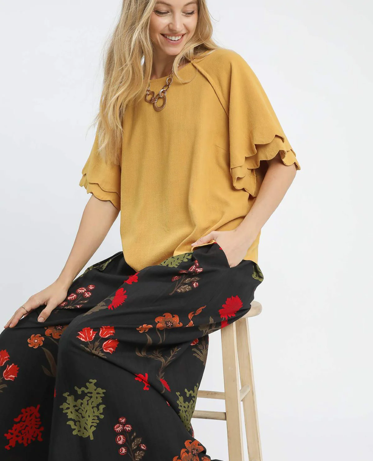 Linen Scallop Solid Ruffle Sleeve Top - Image 4