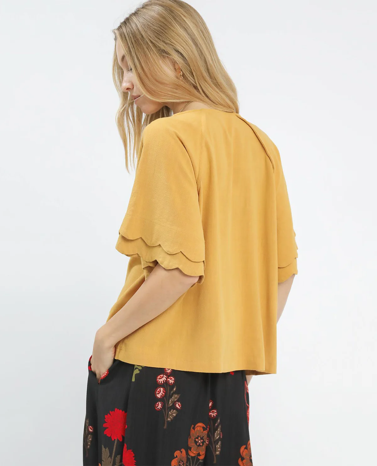 Linen Scallop Solid Ruffle Sleeve Top - Image 6