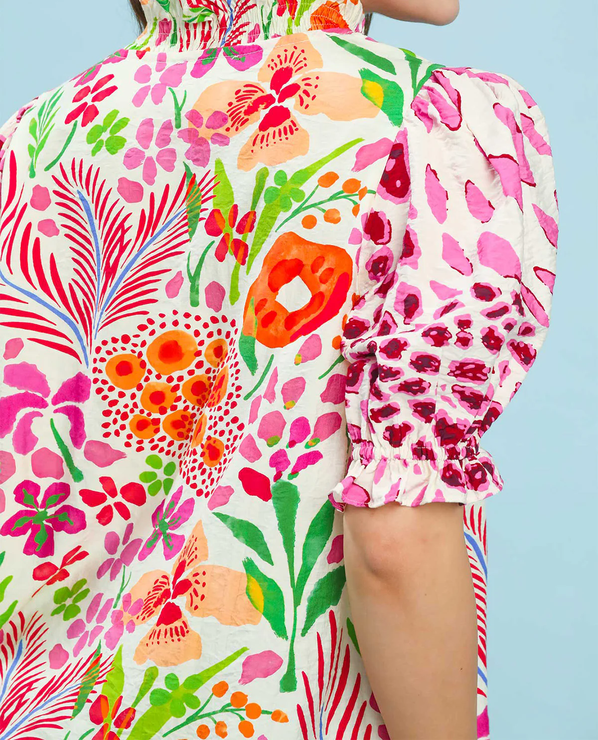 Umgee V-Neck Ruffle Trim Print Top Pink - Image 3